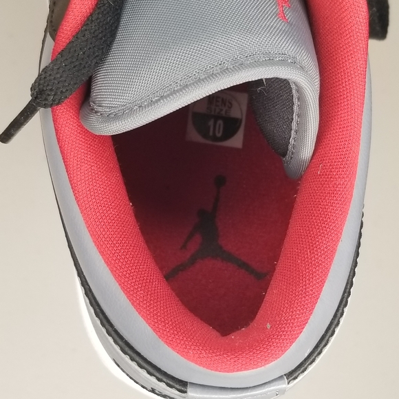 Air Jordan 1 Low Sneaker Mens Sz 10 US Black Grey Red 553558-012 Shoe - Picture 4 of 11